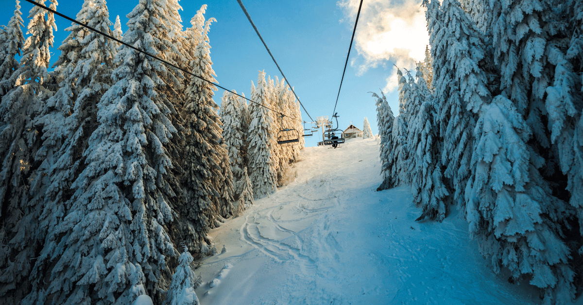 skiing-in-the-desert-visit-the-indoor-ski-resort